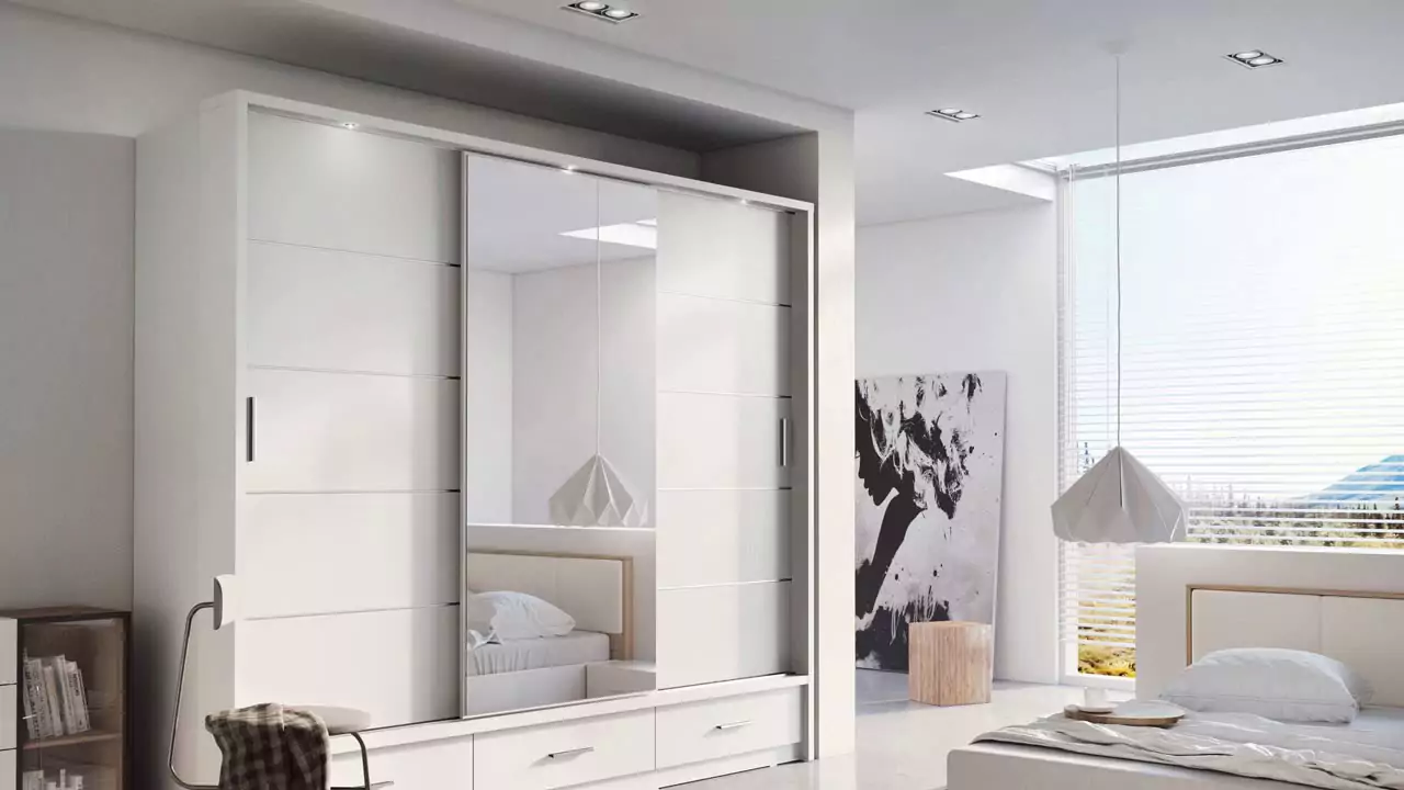 Встроенные шкафы-купе на заказ в Астрахани